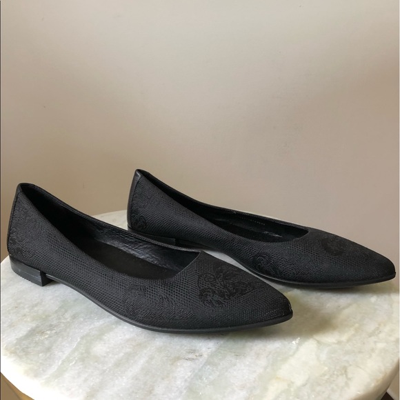 Ecco Shoes - Ecco Black Pointed Toe Flats Euro 42 Size 10